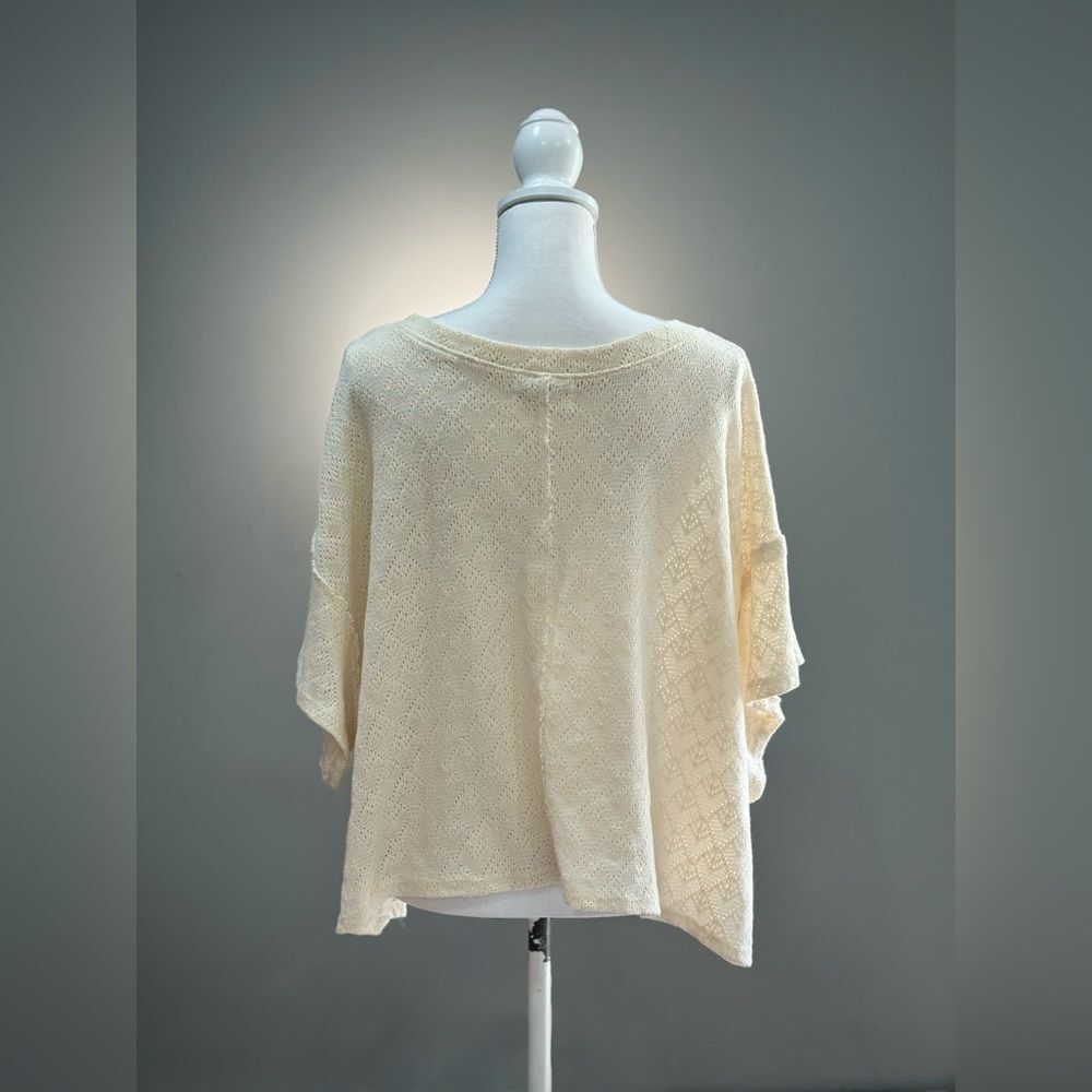 SALE! Cream Bucket List Wide Cut Cropped Sweater Size L EUC - Picture 2 of 6